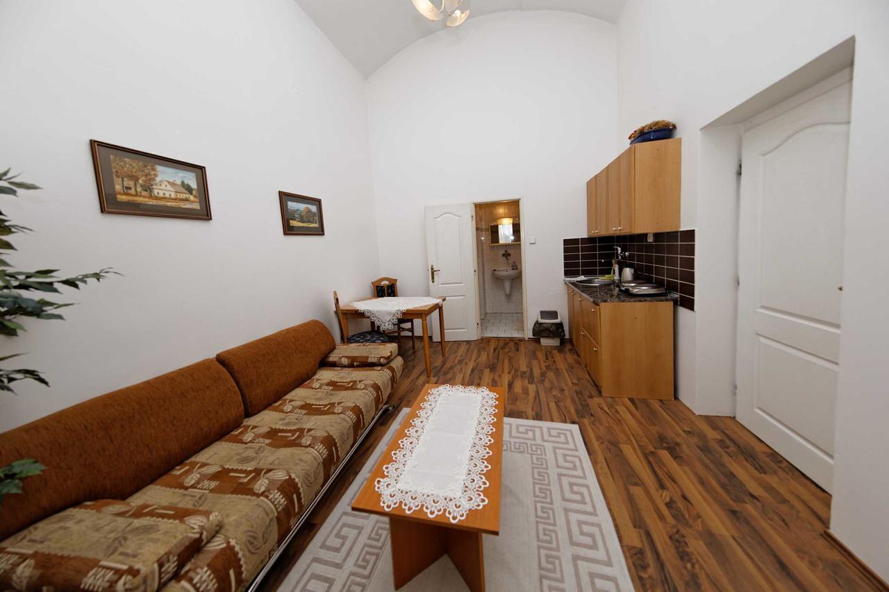 Apartments U Cisare Prag Dış mekan fotoğraf
