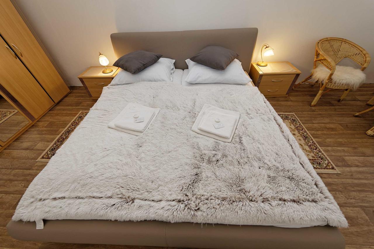 Apartments U Cisare Prag Dış mekan fotoğraf
